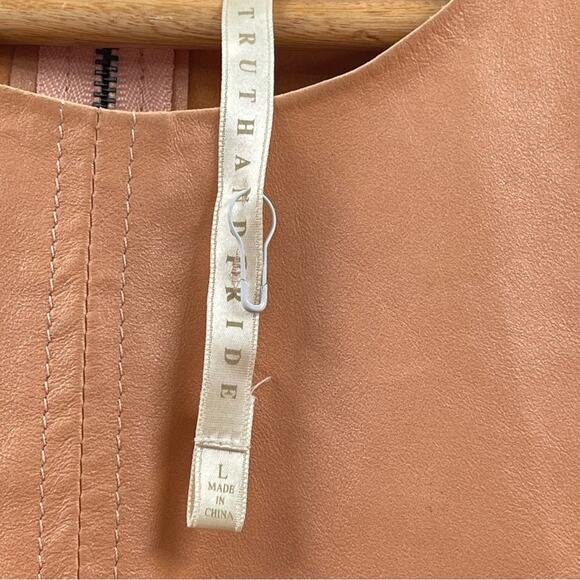 Truth and Pride Lightweight Leather T-Shirt Style Shirt Size Large Neutral Color - Picture 9 of 9